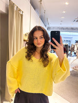 Kurzer Oversized Strickpullover mit V-Ausschnitt Gelb