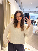 Kurzer Oversized Strickpullover mit V-Ausschnitt Beige