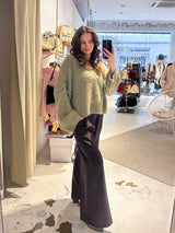 Kurzer Oversized Strickpullover mit V-Ausschnitt Olive