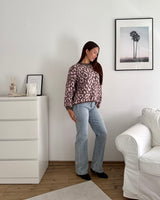 Oversized Strickpullover mit Leomuster Hellbraun/Rosa