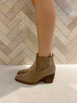 Kurze Stiefelette im Cowboy Stil Taupe