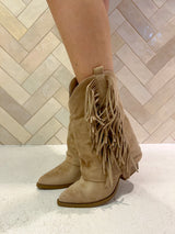 Halbhoher Stiefel mit Fransen Taupe