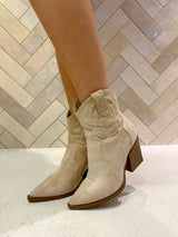 Stiefelette im Cowboy Stil Beige
