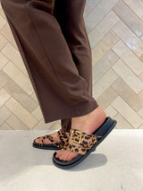 Zehentrenner Sandale Leomuster