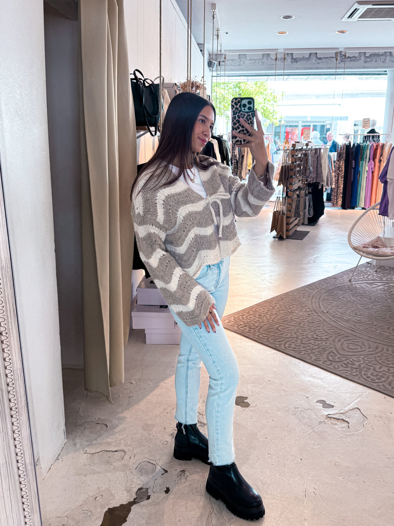 Kurze Oversized Strickjacke mit Wellenmuster Beige/Taupe