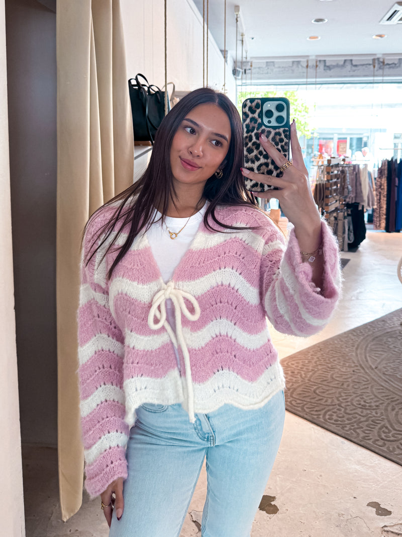 Kurze Oversized Strickjacke mit Wellenmuster Beige/Pink