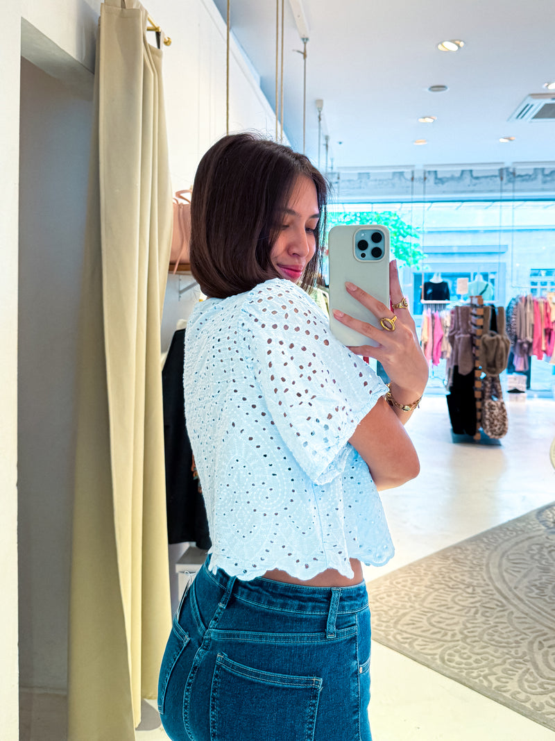 Bluse mit Lochstickerei Hellblau