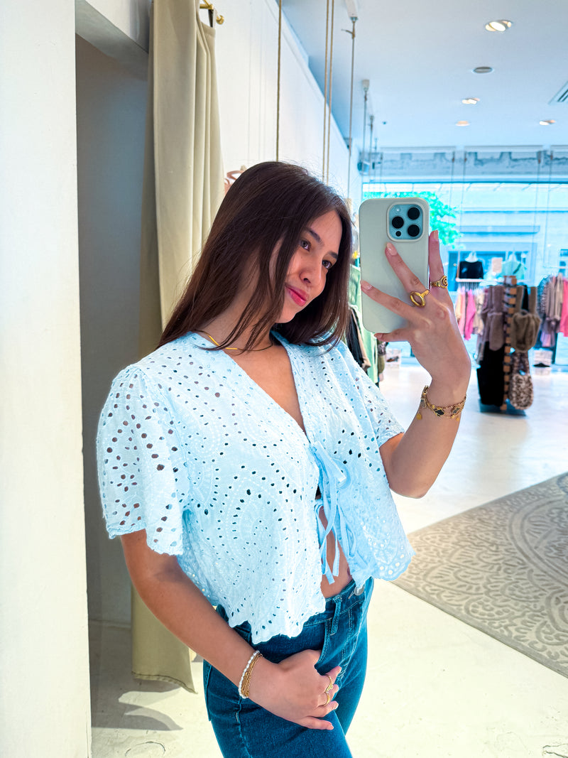 Bluse mit Lochstickerei Hellblau