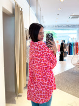 Kurze Waffle Bluse mit Leomuster Pink