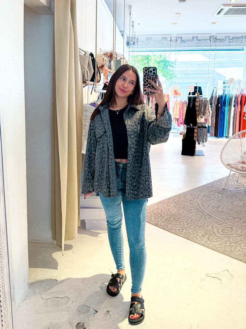 Jeanshemd mit Leomuster Grau