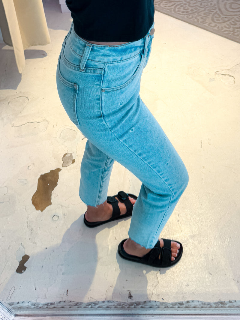 Mom Jeans Cut mit Herzen Hellblau