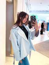 Kurzer Trenchcoat Hellgrau