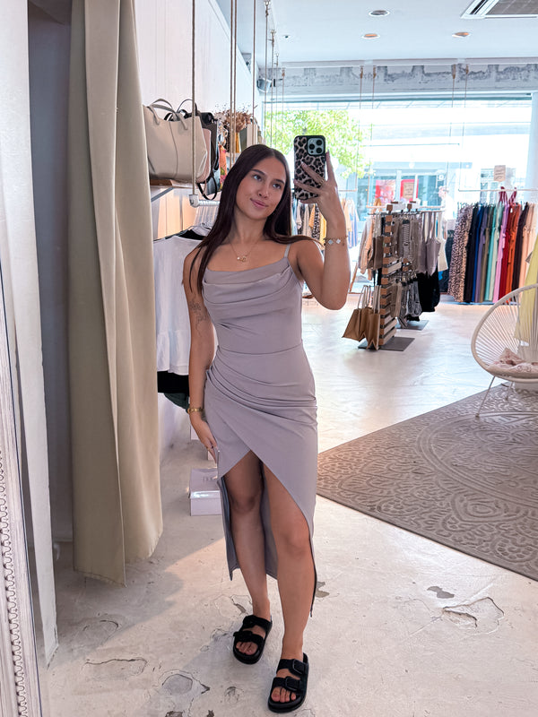 Kleid mit Schlitz Taupe