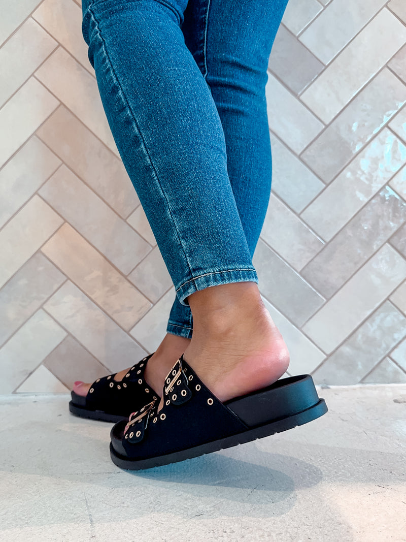 Slipper mit Nieten Schwarz