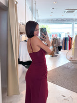 Kleid mit Schlitz Weinrot