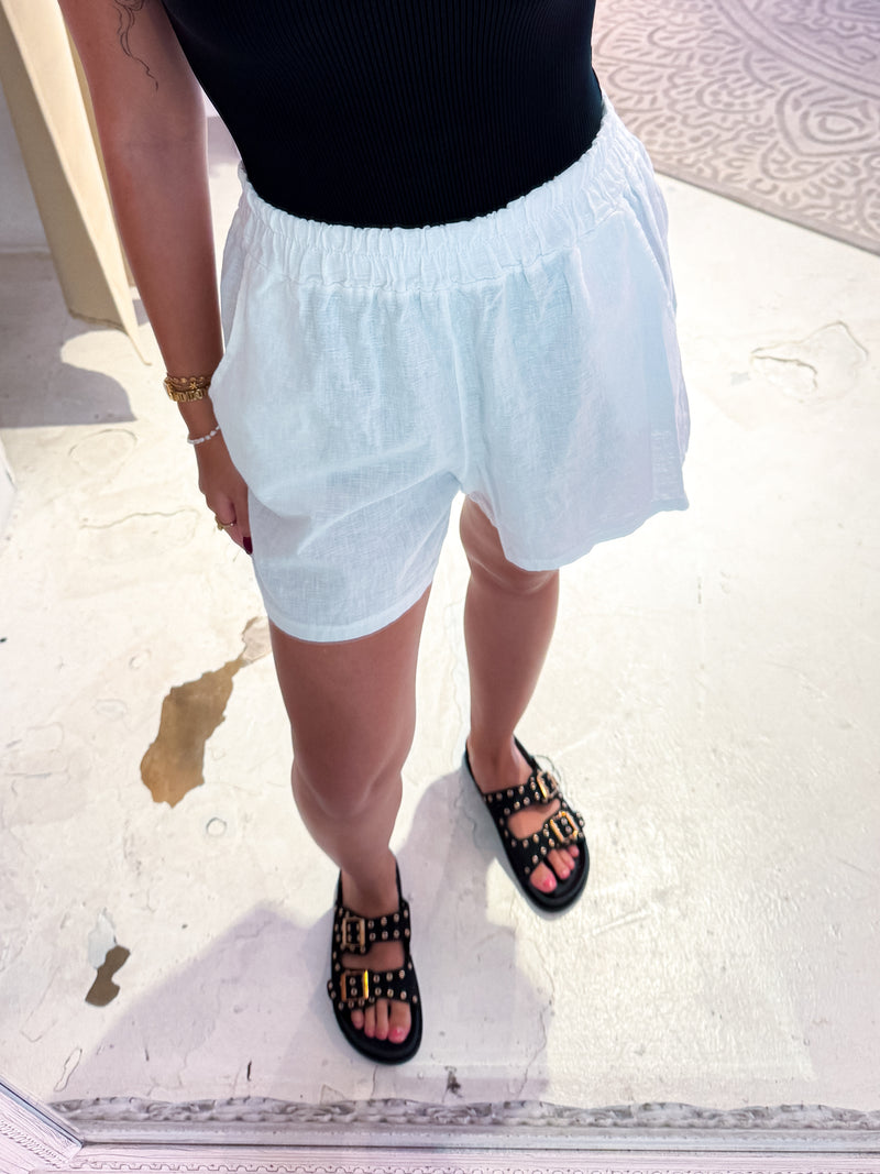 Leinen Short Weiß