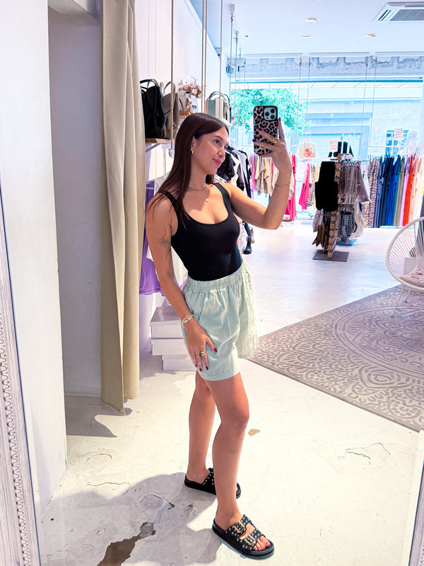 Leinen Short Olive