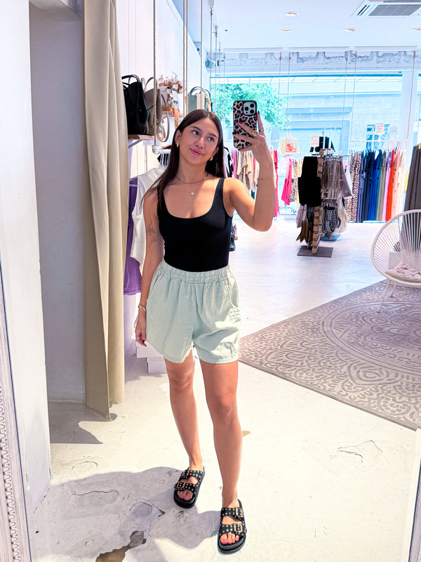 Leinen Short Olive