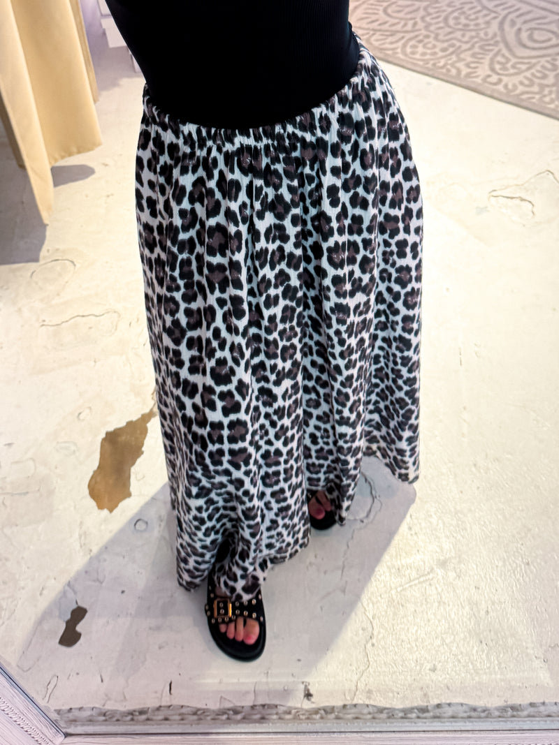 Maxi Waffle Rock mit Leomuster Beige
