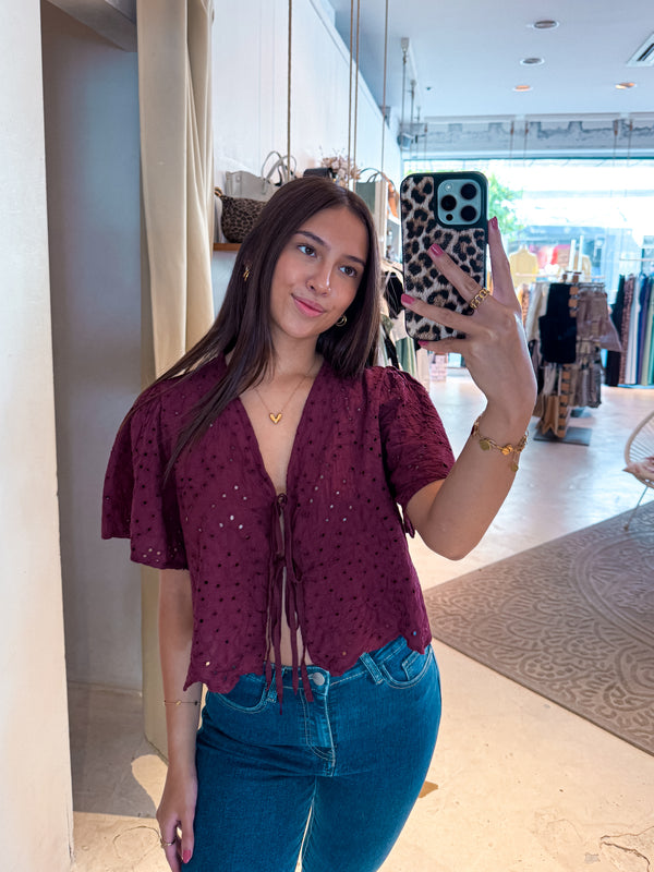 Bluse mit Lochstickerei Weinrot