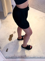 Silky Short Schwarz
