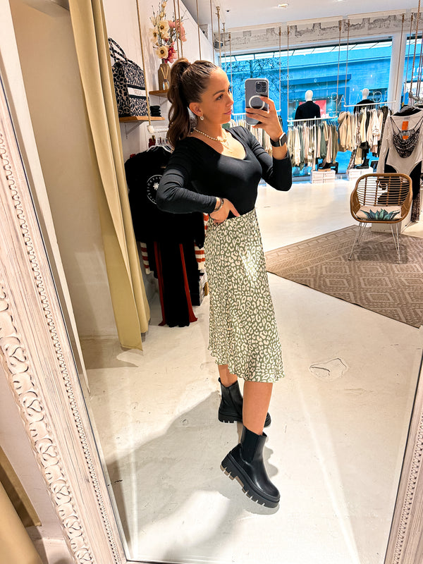 Silky Rock mit Leomuster Olive