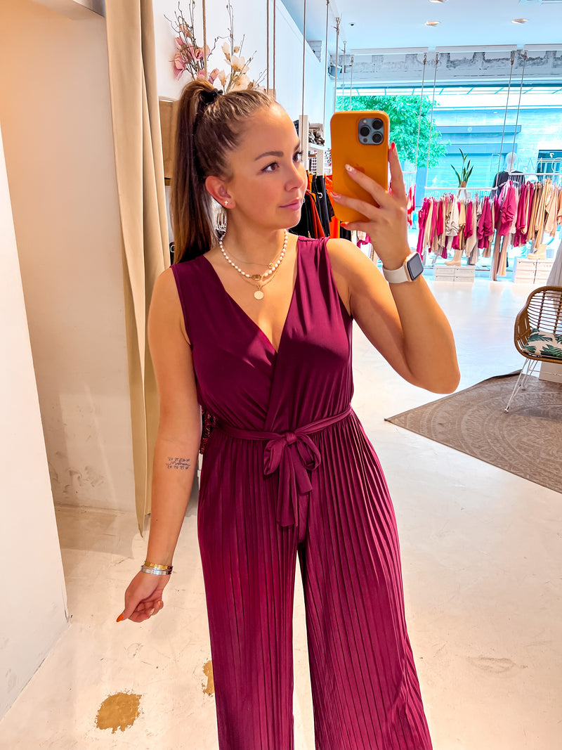 Plissee Jumpsuit Weinrot