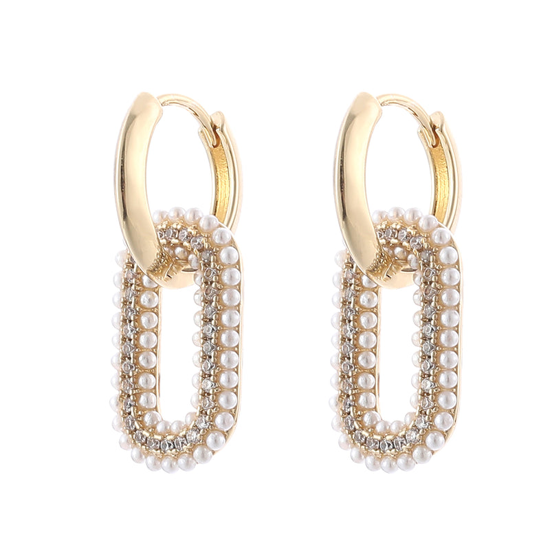 Ohrringe mit Anhänger und Perlen Gold/Weiß